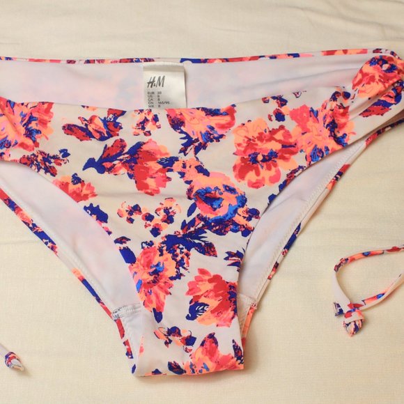 NEW H&M Blue Floral Bikini - Picture 2 of 4